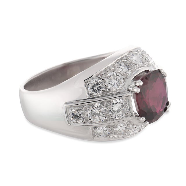 Vintage Gia 2.58 Carat Ruby Diamond 18k White Gold Cocktail Ring, Size 7.75 For Sale - Image 4 of 6