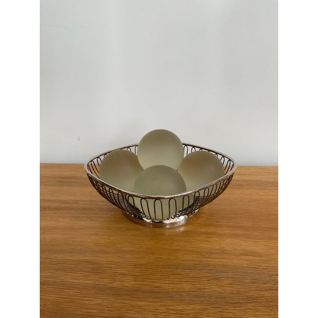 Mid-Century Silver Plated Bread Basket - Attributed to Gorham For Sale - Image 12 of 12