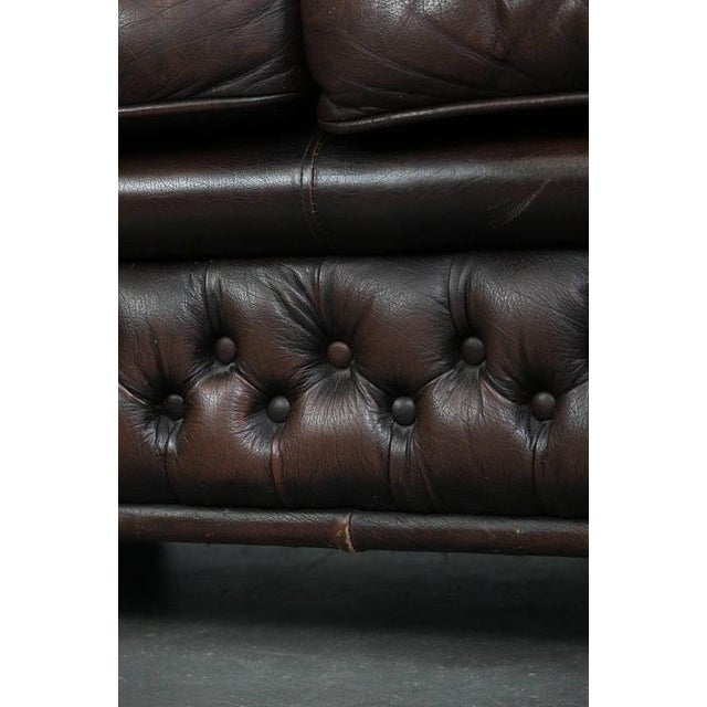 Vintage Chesterfield Two-Seater Sofa in Dark Brown Cowhide For Sale - Image 15 of 18