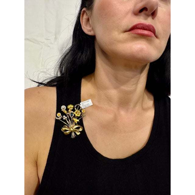 Bug on A Flower Bouquet Pearl Diamond Brooch /Pin 14 Kt Yellow Gold 17.5 Gm For Sale - Image 13 of 18