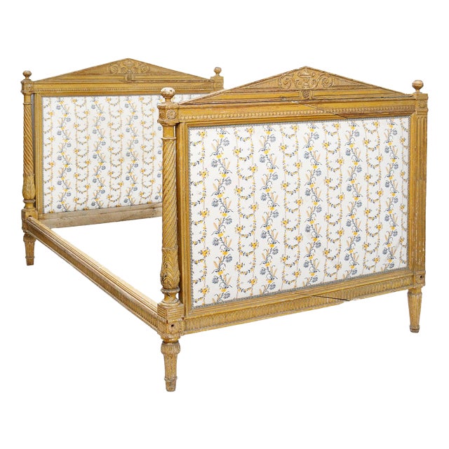 19th Century Louis XVI Carved and Painted Daybed Bed Frame For Sale
