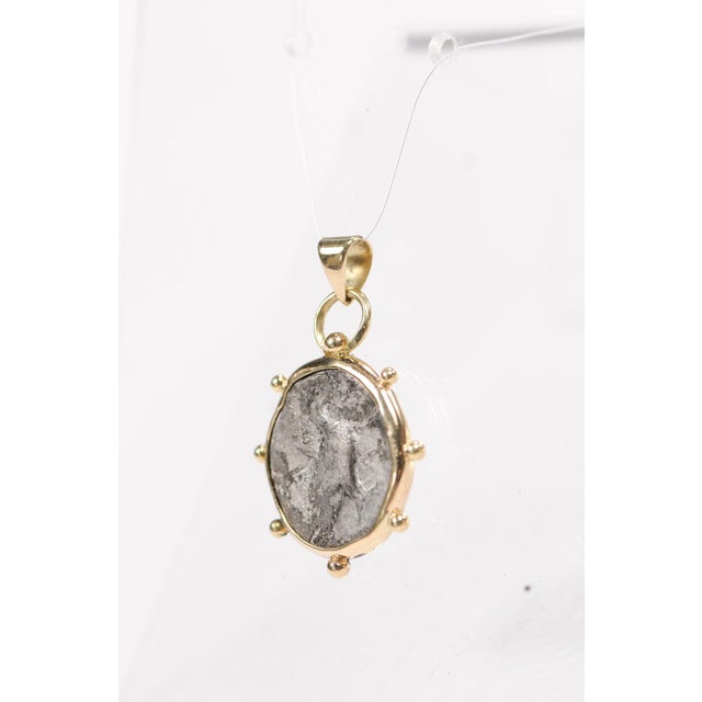 Early 21st Century Crab Didrama [Coin] Pendant W/ 18 Kt Gold For Sale - Image 5 of 12