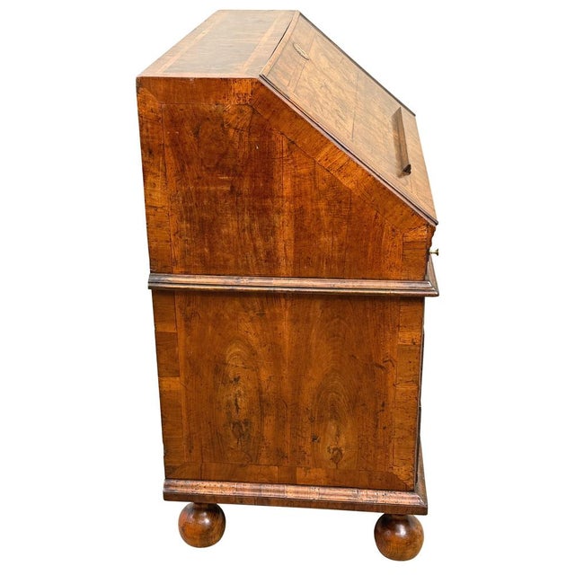 Queen Anne Walnut Bureau, 1705 For Sale - Image 4 of 18