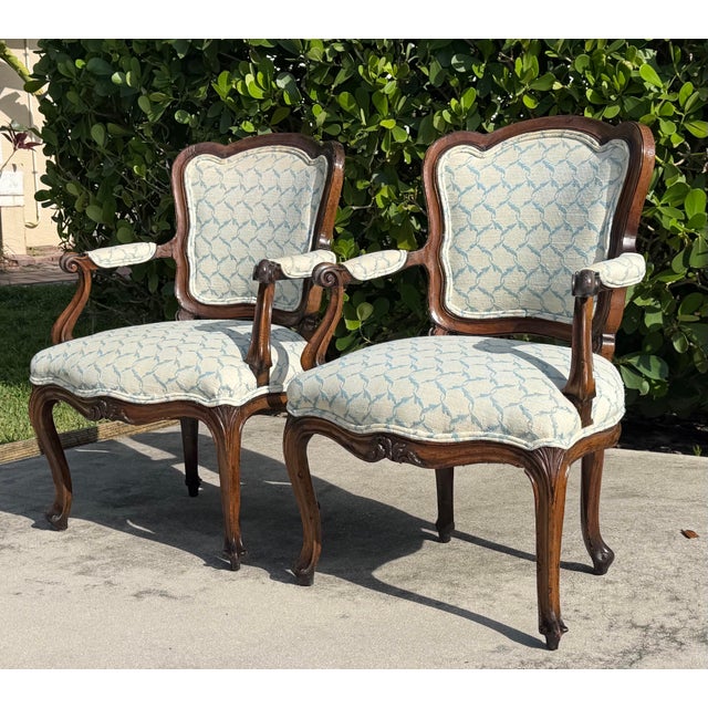 Antique French Louis XV Style Walnut Bergère Armchairs, a Pair For Sale - Image 4 of 18