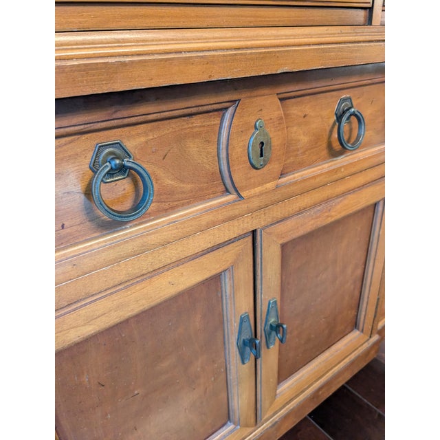 Mid Century Thomasville China Cabinet Hutch For Sale - Image 6 of 8