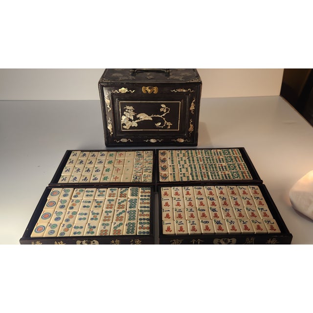 Beautiful Bamboo-and-Bone Mahjong Set in a Black Lacquer Box With Mother of Pearl For Sale - Image 16 of 17