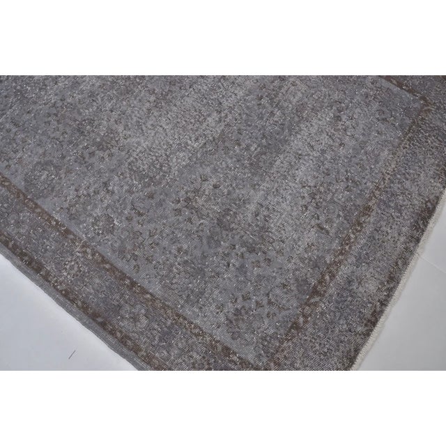 Vintage Distressed Turkish Oushak Rug in Slate Gray, Silver For Sale In Phoenix - Image 6 of 10