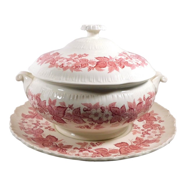 1960s Wedgwood Bramble Large Soup Tureen, Lid and Underplate For Sale