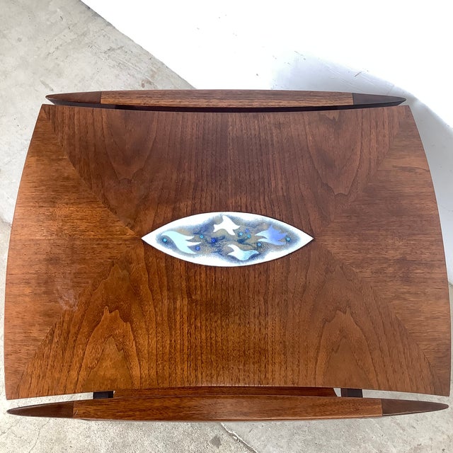 Mid-Century Modern John Stuart Inc. Walnut Two-Tier End Table — Enamel Inlay Top, Splayed Legs, 1960s For Sale - Image 3 of 12