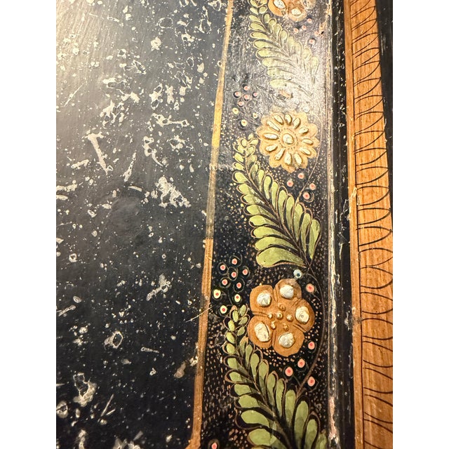 1930s–1940s Vintage Chinoiserie Black & Gilt Tray Table For Sale - Image 13 of 18