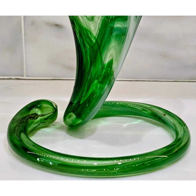 Emerald Mid-Century Modern Emerald Swirl Murano Style Handkerchief Vase For Sale - Image 8 of 9