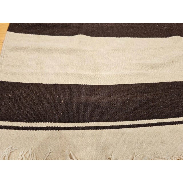Vintage Southwestern Kilim Rug, Flat-Woven Medallion Pattern, Ivory & Brown, 5’ X 7’ For Sale - Image 10 of 12