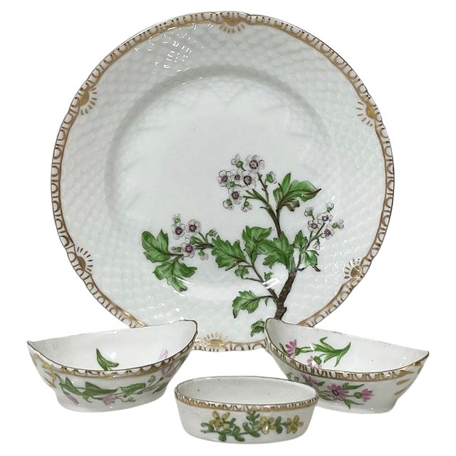 Flora Danica Porcelain Set by Bing & Grøndahl, Denmark, 1920s, Set of 4 For Sale