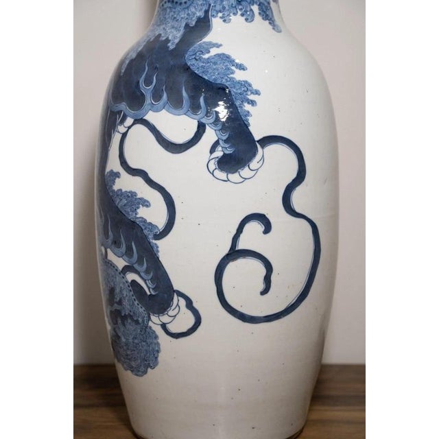 Large Antique 19th Century Qing Chinese Blue & White Foo Dog Porcelain Vase For Sale - Image 12 of 18