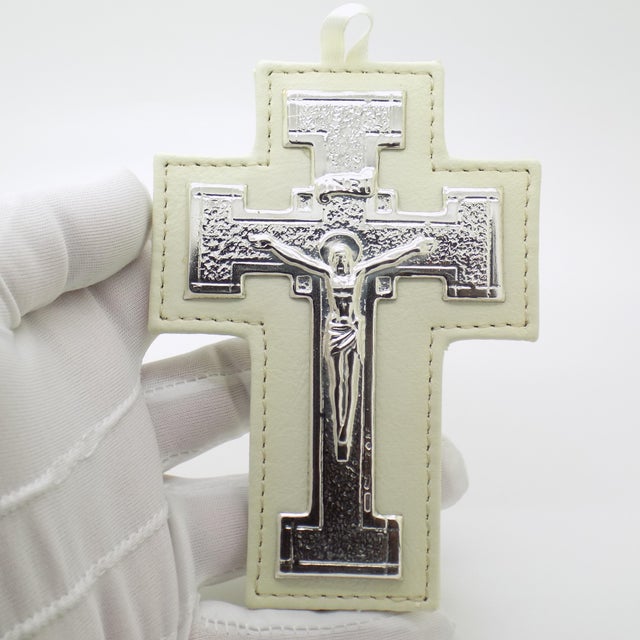 A vintage Italian holy cross wall decoration, handcrafted in Italy during the 1990s/2000s in Sterling Silver (925/000)...