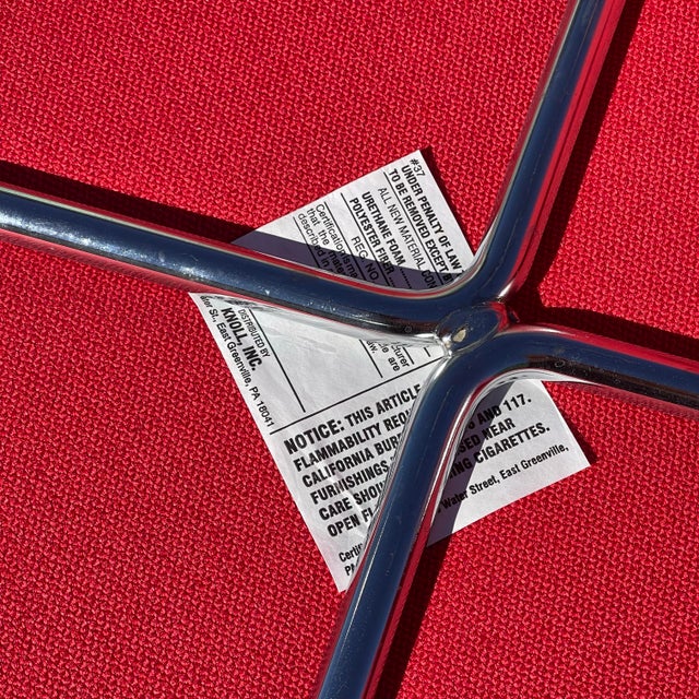 Eero Saarinen Womb Chair by Knoll, a Pair W/ Ottoman For Sale - Image 10 of 12