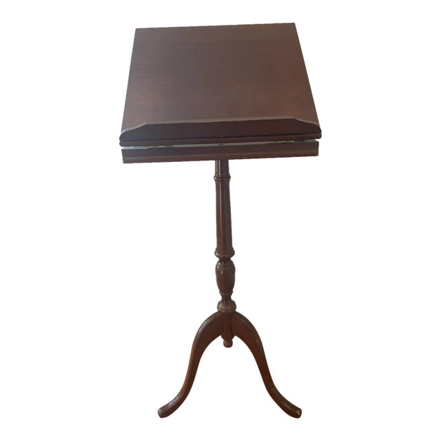 Mid 20th Century Queen Anne Style Mahogany Bookstand on Turned Pedestal Base For Sale