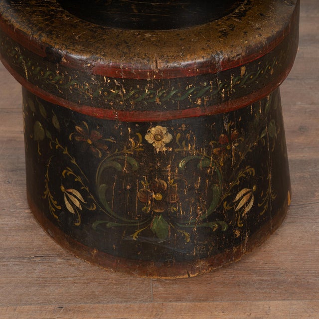 Green 19th Century Hand Painted and Carved Swedish Kubbestol Scandinavian Log Chair For Sale - Image 8 of 11