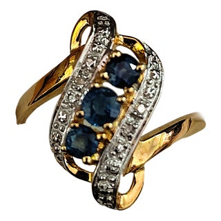 18k Gold and Sapphire Ribbon Ring, 1960s For Sale