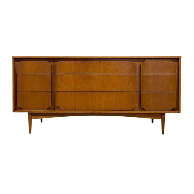 Mid-Century Modern 1970s Mid-Century Modern 9-Drawer Dresser With Sculpted DrawerFronts For Sale - Image 3 of 10