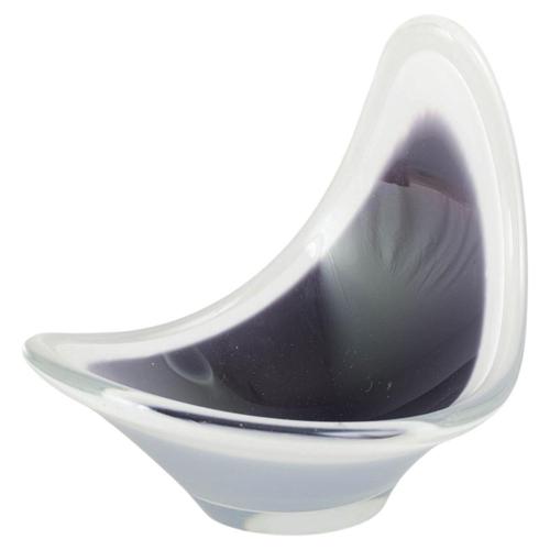 1950s Coquille Bowl in Black and White Art Glass by Paul Kedelv for Flygfors, 1950s For Sale - Image 5 of 5