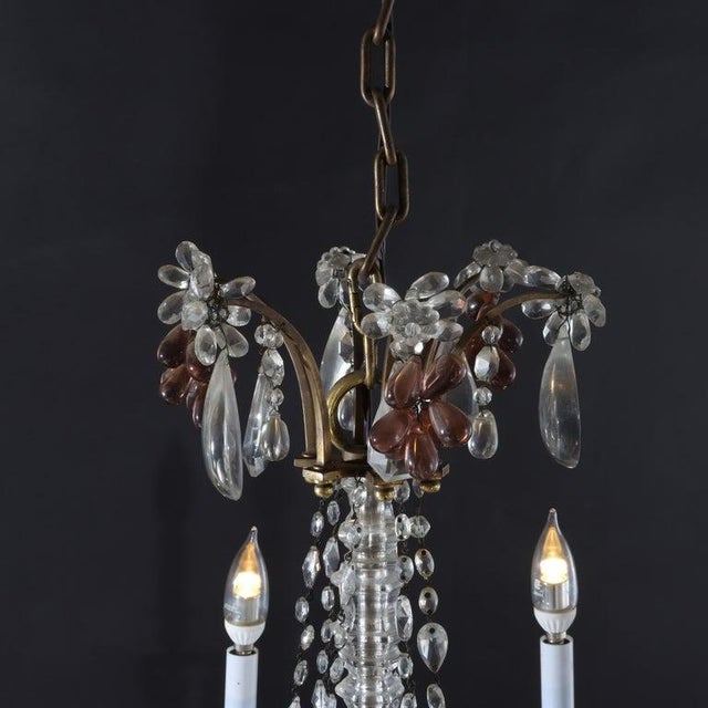 1930s Antique French Louis XIV Style Brass & Crystal 6 Light Chandelier C1930 For Sale - Image 5 of 11