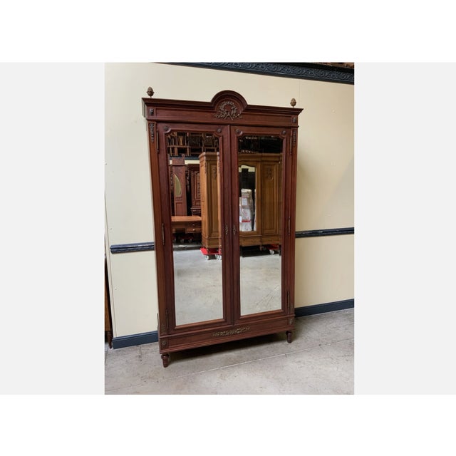 1900 - 1909 Antique Art Nouveau Cabinet in Walnut, 1900 For Sale - Image 5 of 11
