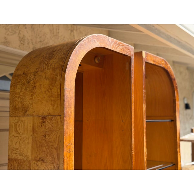 Brown 1970s Pair of Lighted Henredon Scene Two Burl Wood Arched Display Cabinets Milo Baughman Style For Sale - Image 8 of 12