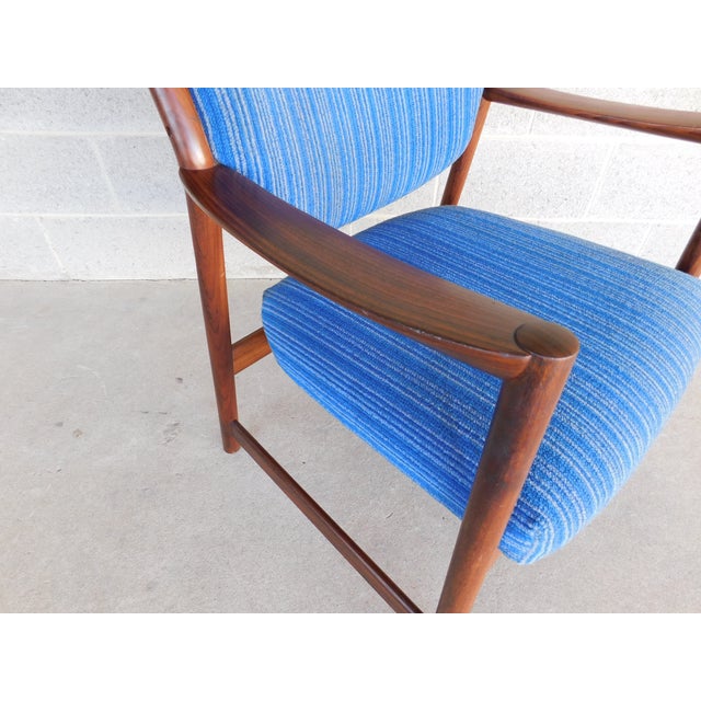 Mid-Century Rosewood Modern Arm Lounge Chair For Sale In Philadelphia - Image 6 of 18