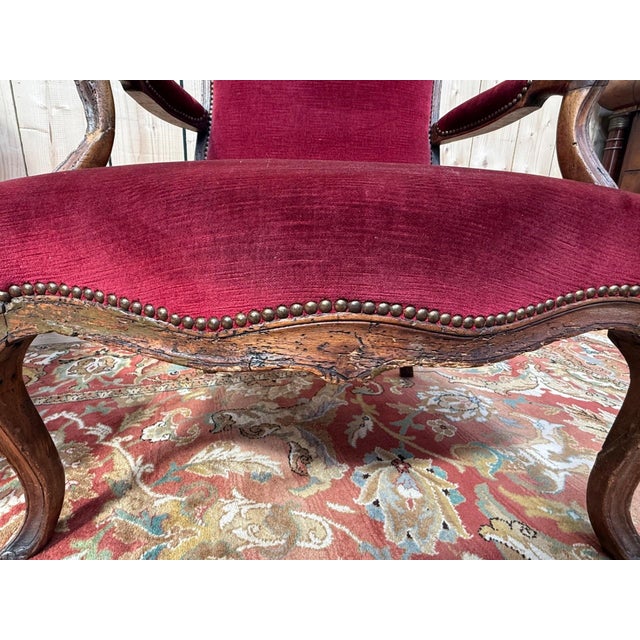 Louis XV Armchairs in Carved Wood and Burgundy Velvet, Set of 2 For Sale - Image 3 of 8
