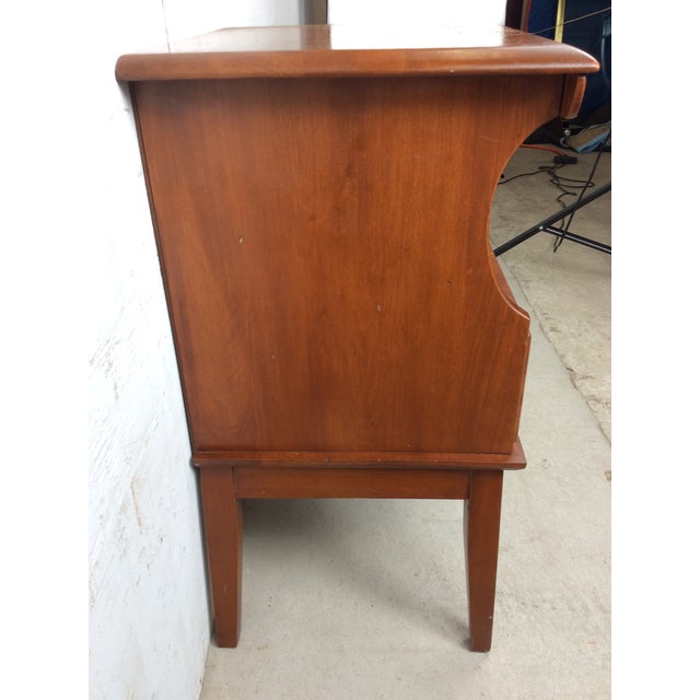 Mid Century Colonial Revival Solid Maple Nightstand With Drawer and Tall Tapered Legs For Sale - Image 12 of 15