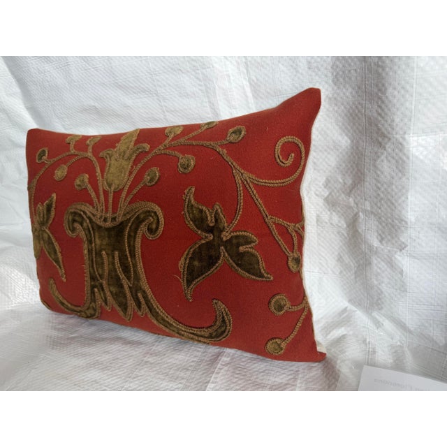 Rococo 18th Century Florentine Velvet Decorative Pillow For Sale - Image 3 of 7
