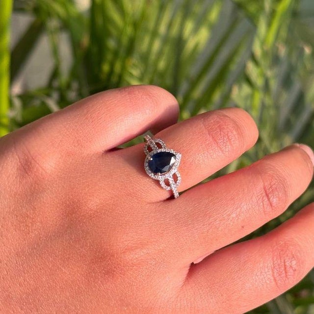 American Classic Pear Cut Sapphire & Diamond Engagement Ring Size 8 in 14k Solid Gold For Sale - Image 3 of 17