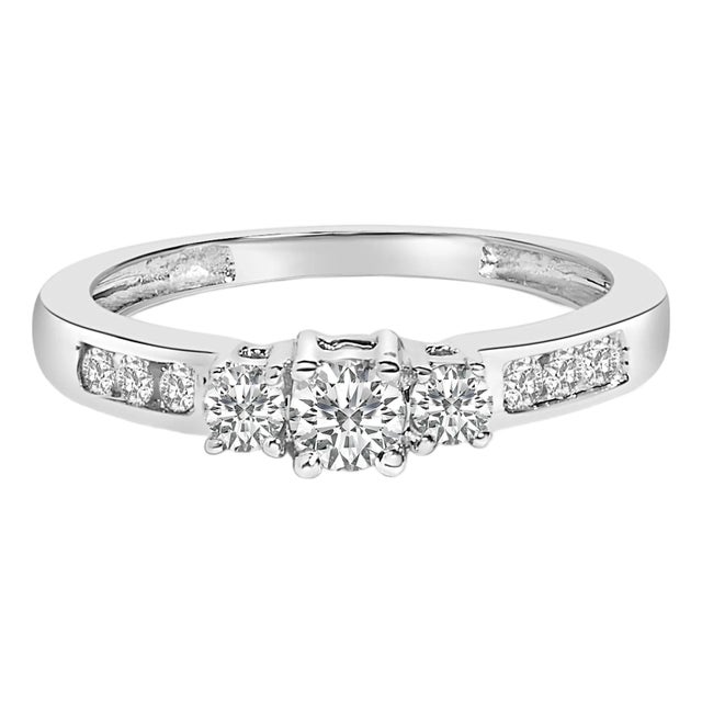 10K White Gold 1/2 Cttw Diamond Three Stone Ring - Size 6.5 For Sale
