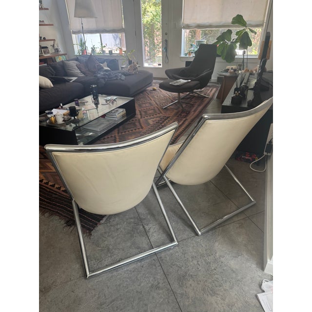 Mid-Century Modern Pair of Original Ward Bennett Scissor Chairs – Almond Leather & Chrome For Sale - Image 3 of 7