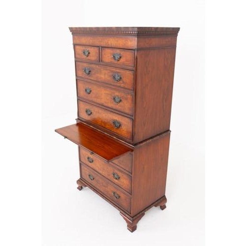 Georgian Revival Chest on Chest of Drawers in Elm, 1920s For Sale - Image 3 of 9