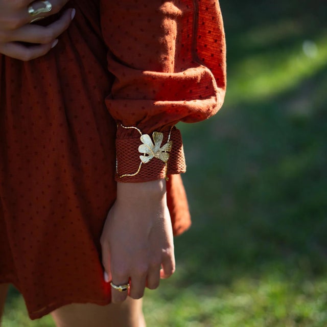 Contemporary Eternal Leaves Gold Arm & Cuff Bracelet For Sale - Image 3 of 9