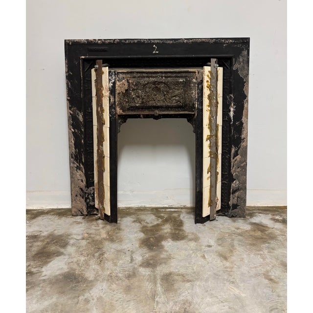 Vintage English Fire Surrounding Mantel Firebox Insert For Sale In Naples, FL - Image 6 of 7