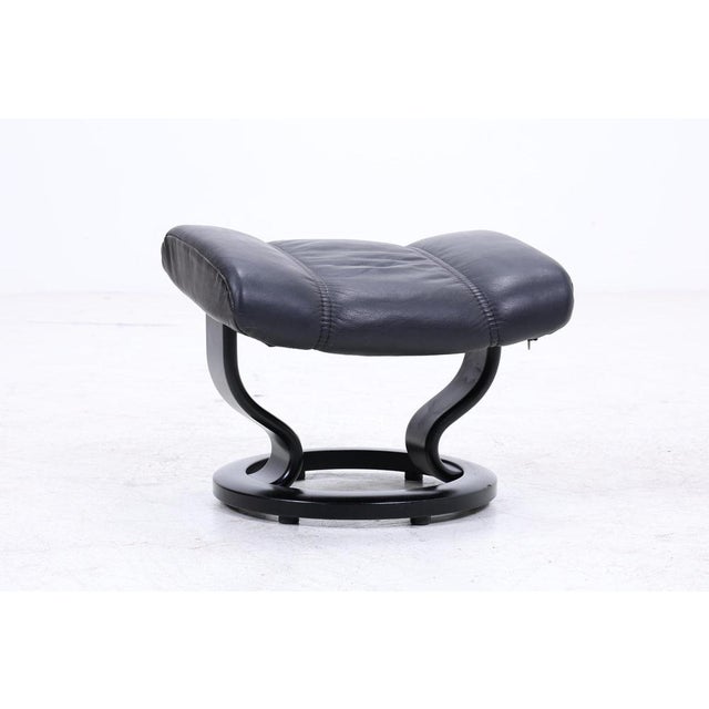 Set of Consul Recliner with Ottoman in Leather from Stressless For Sale - Image 18 of 18