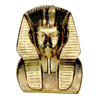 Treasures of Tutankhamun 1979 Traveling Museum Brass Exhibition Bust –6.7 Lbs. For Sale