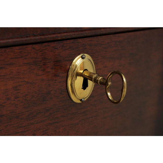 Stickley Colonial Williamsburg Mahogany Block Front Chest For Sale - Image 9 of 18