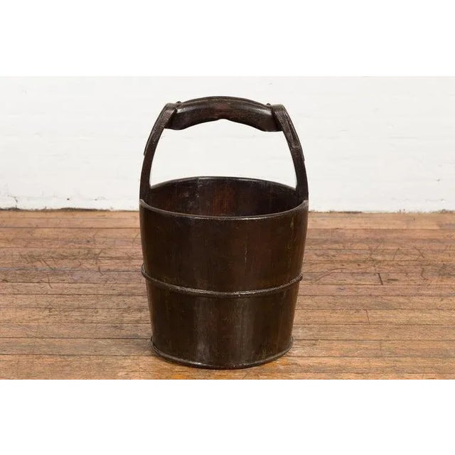 Asian 1900s Qing Southern Chinese Wooden Bucket with Large Handle & Metal Accents For Sale - Image 3 of 13