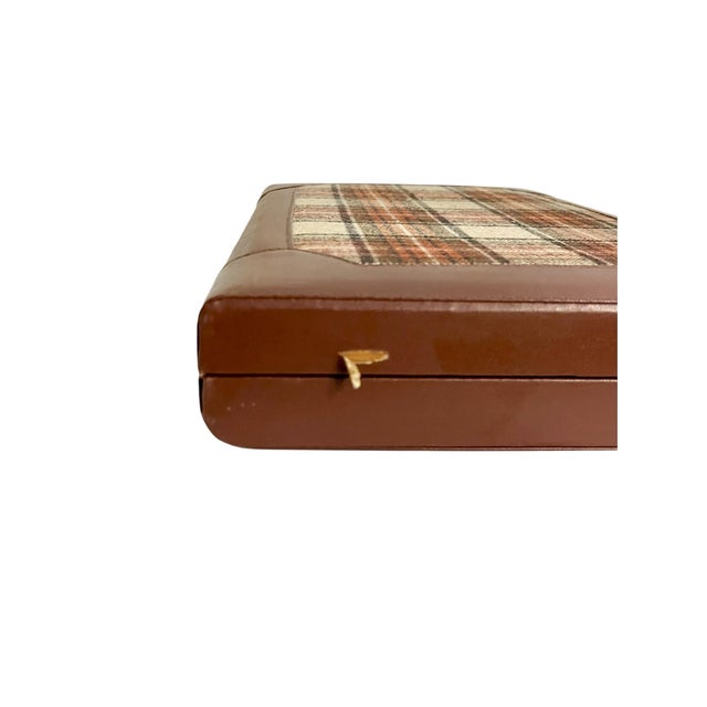 Mid 20th Century Vintage Mid-Century Tartan Backgammon Game Set in Travel Case For Sale - Image 5 of 18