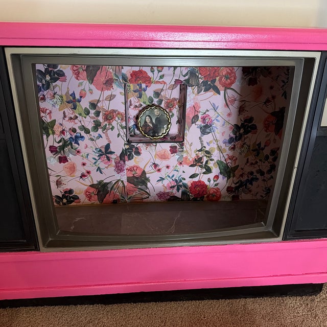 Shabby Chic 1950s Retro Tv Pet Bed For Sale - Image 3 of 10