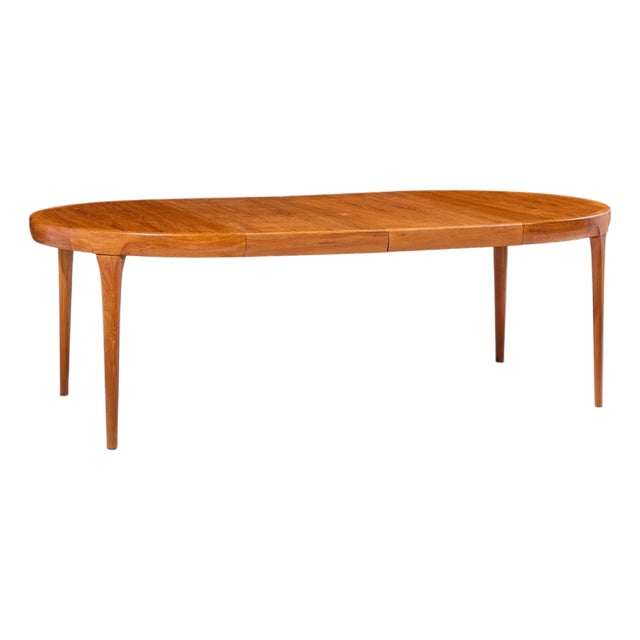 Kofod Larsen for Faarup Møbelfabrik Mid Century Danish Teak Expanding Dining Table With 2 Leaves For Sale