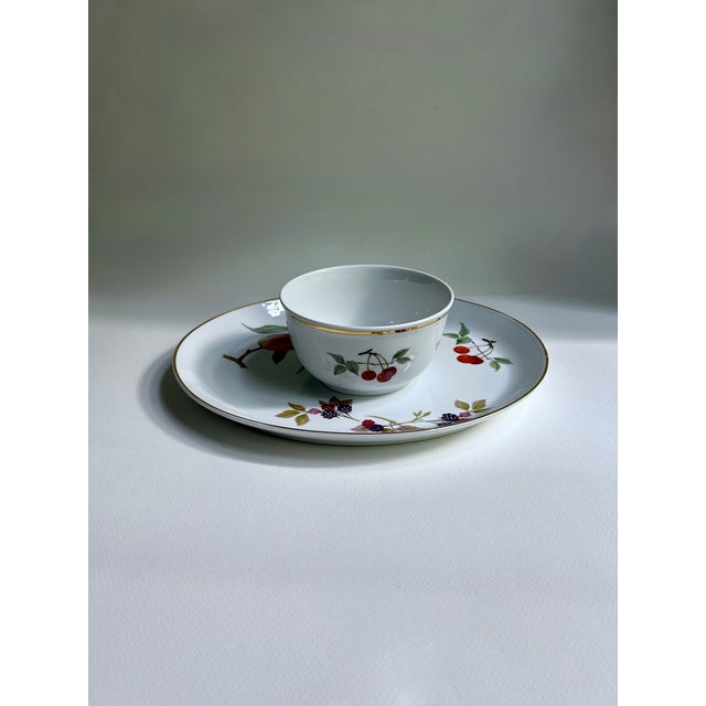 Mid 20th Century Royal Worcester Evesham Gold Platter & Bowl For Sale - Image 18 of 18