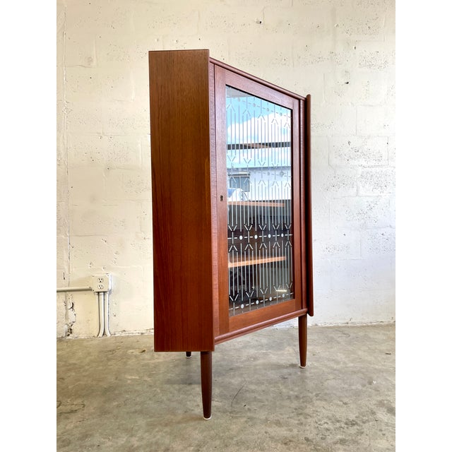 Mid-Century Modern Danish Modern Teak Corner Glass Curio Cabinet or Bar For Sale - Image 3 of 10