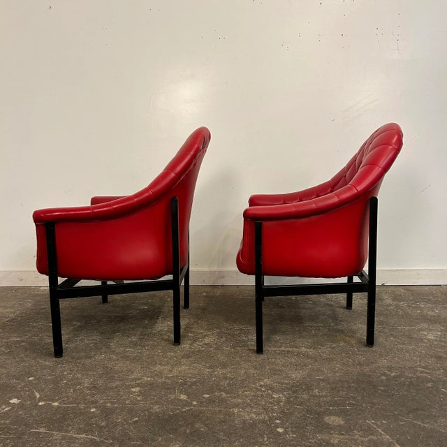 Mid-Century Modern Red Vinyl Tufted Lounge Chairs Styled After Milo Baughman by Frank and Son For Sale - Image 3 of 12
