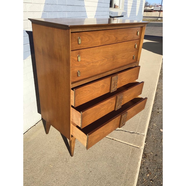 Mid-Century Modern Vintage Circa 1960 Mid-Century Modern Bassett "Mayan" Chest of Drawers. For Sale - Image 3 of 11
