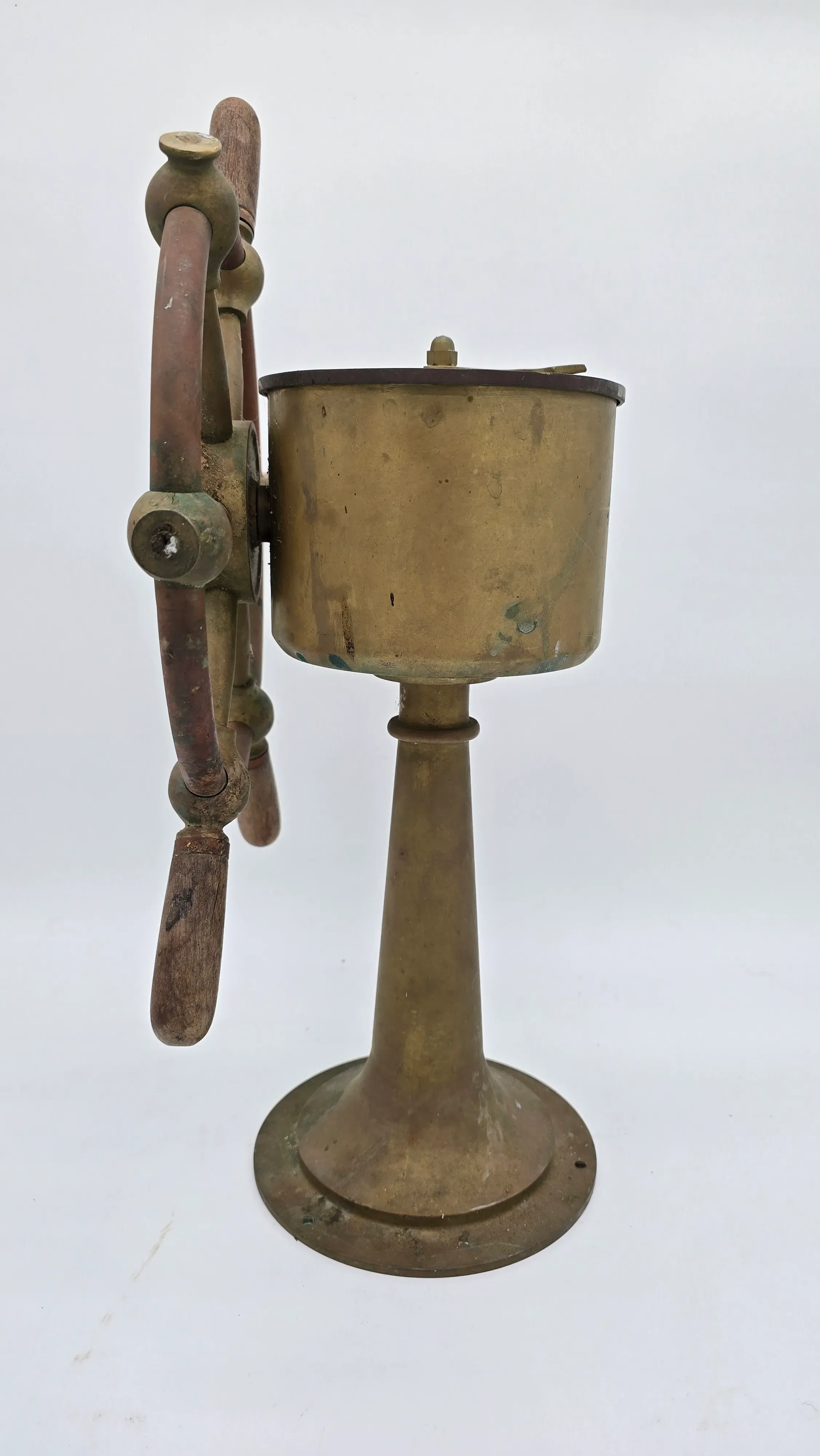 Antique John Hastie & Co. Greenock Scotland Brass Ship Wheel Helm